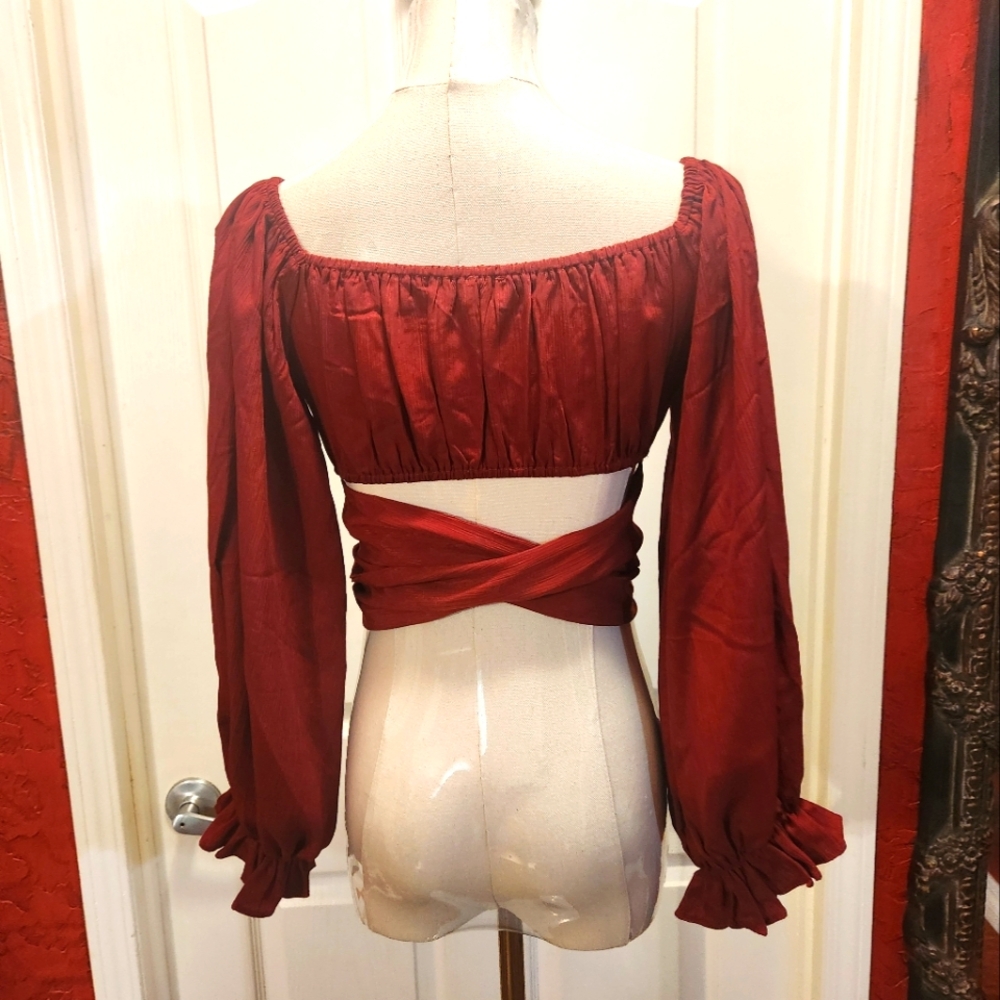Kayla's Armoire Top - Picture 3 of 7